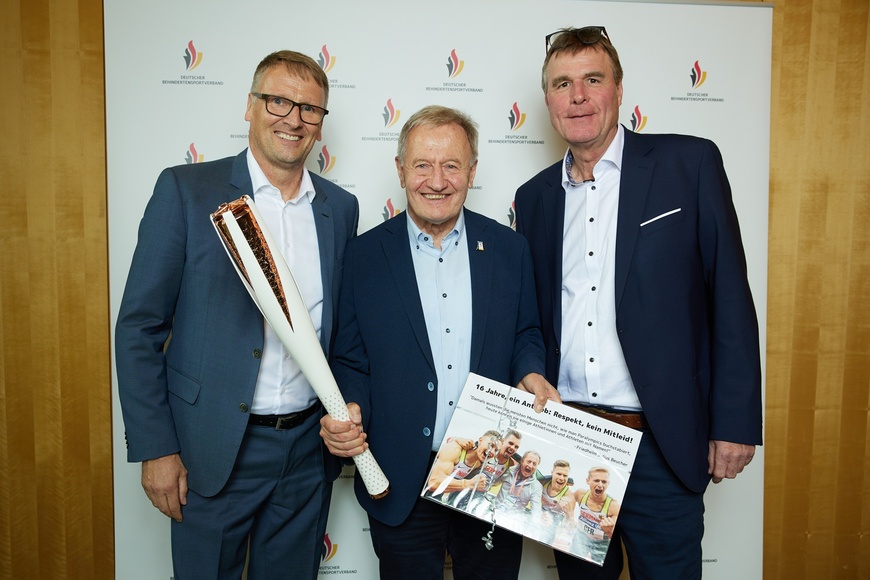 Stefan Kiefer, Friedhelm Julius Beucher und Hans-Jörg Michels (v. l. n. r.) | © picture alliance/DBS Stefan Kiefer, Friedhelm Julius Beucher und Hans-Jörg Michels (v. l. n. r.) | © picture alliance/DBS